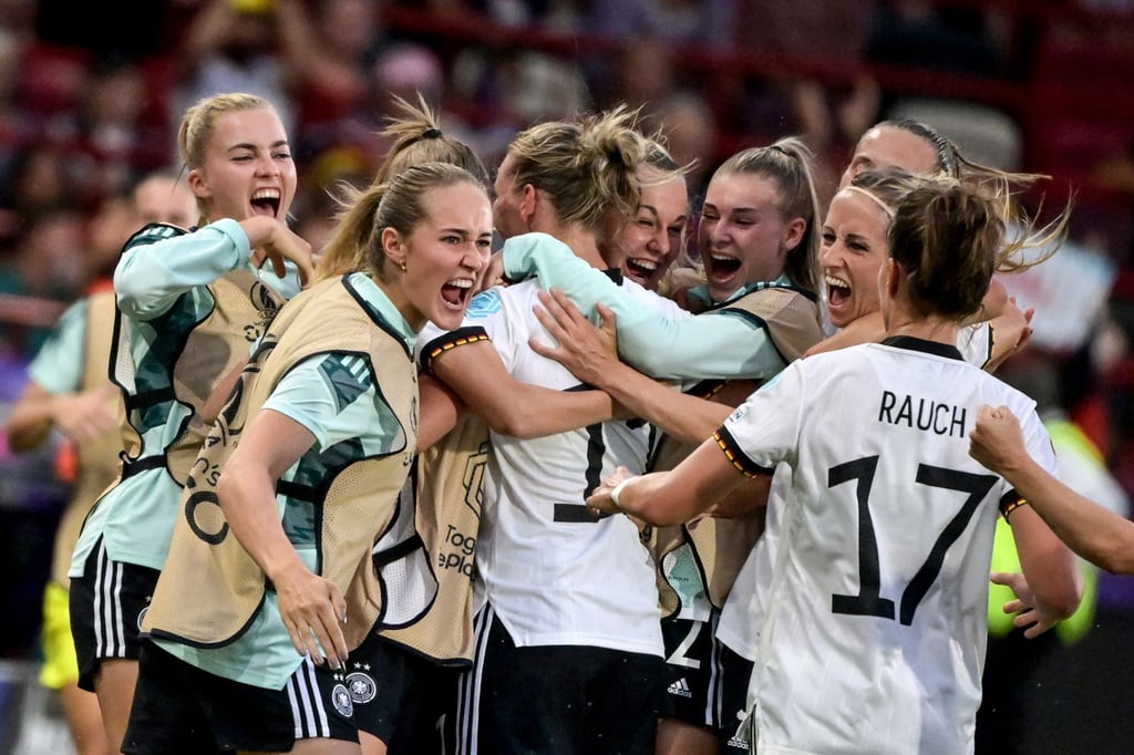 Deutschlands Fußballerinnen feierten den zweiten Sieg im zweiten Spiel bei der EM in England.