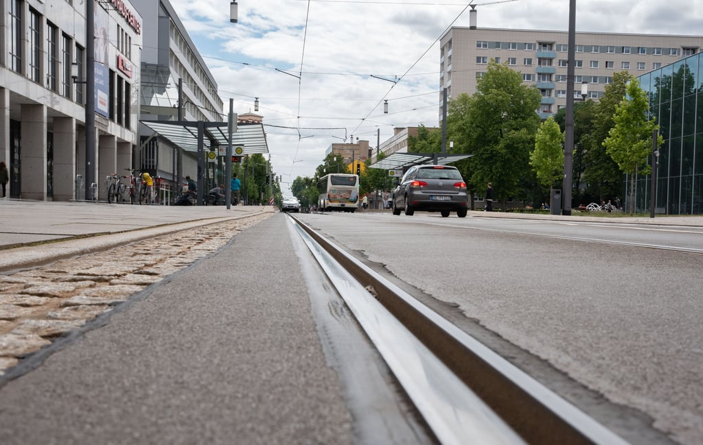 Durch die Kavalierstraße in Dessau fahren heute keine Straßenbahnen.