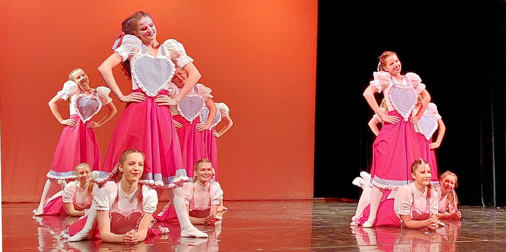 Die Tritsch-Tratsch-Polka war einer der ersten Tänze des Ensembles und wird auch heute noch aufgeführt.