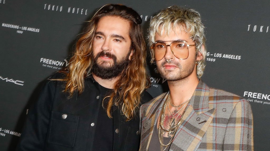 Tom Kaulitz (l) und sein Bruder Bill Kaulitz wollen in der Nähe von Hannover ein Gefängnis kaufen. Archivfoto: Gerald Matzka/dpa/Archivbild