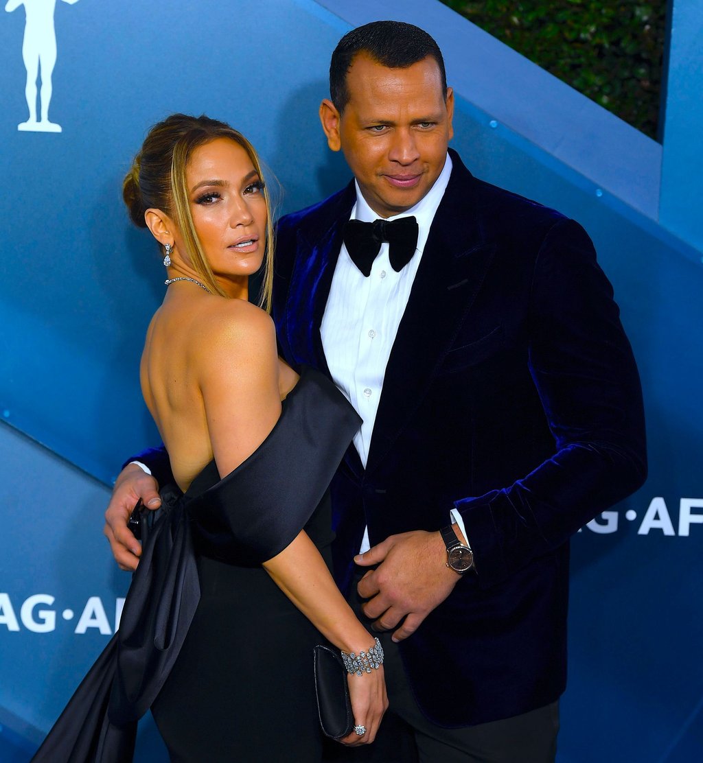 Jennifer Lopez, Schauspielerin und Sängerin, und Alex Rodriguez, ehemaliger Baseballspieler, bei der Ankunft der Screen Actors Guild Awards im Shrine Auditorium & Expo Hall (2020).