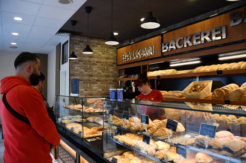 In der Magdeburger Neustadt hat der Balkan-Bäcker eröffnet.