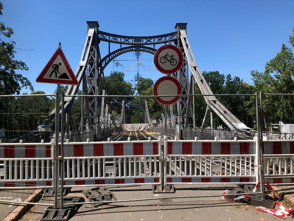 Seit Februar ist die Peißnitzbrücke in Halle eine Baustelle. Ab der kommenden Woche wird sie an Wochentagen wieder voll gesperrt.