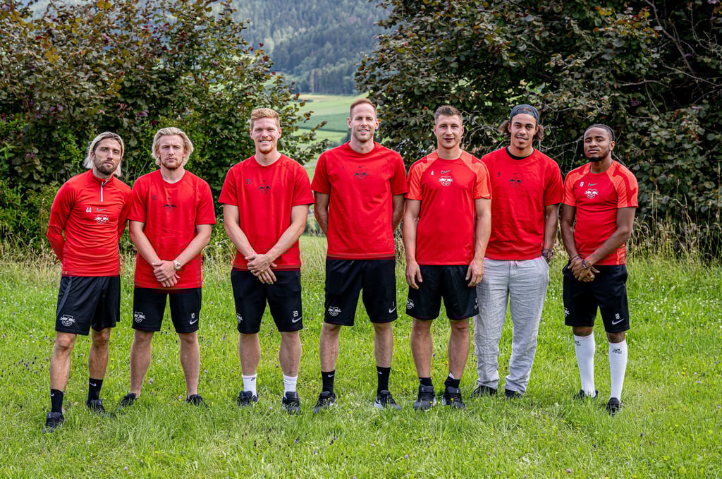 Der Mannschaftsrat nimmt im Trainingslager in Aigen Stellung.