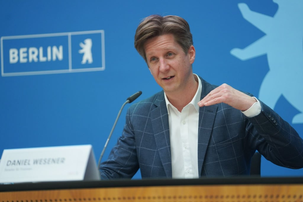 Daniel Wesener (Bündnis 90/Die Grünen), Finanzsenator, spricht.