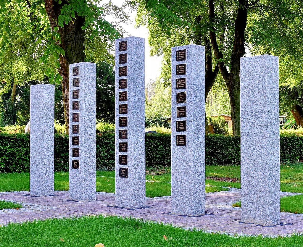 Eine halbanonyme Grabstätte auf dem Hettstedter Friedhof.