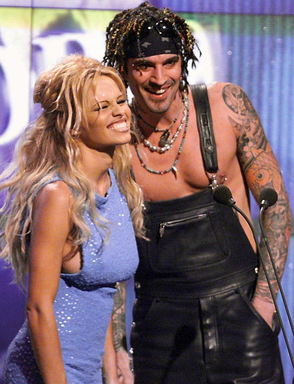 US-Schauspielerin Pamela Anderson und ihr Ex-Ehemann Tommy Lee kommen zu den World Music Awards (1999).