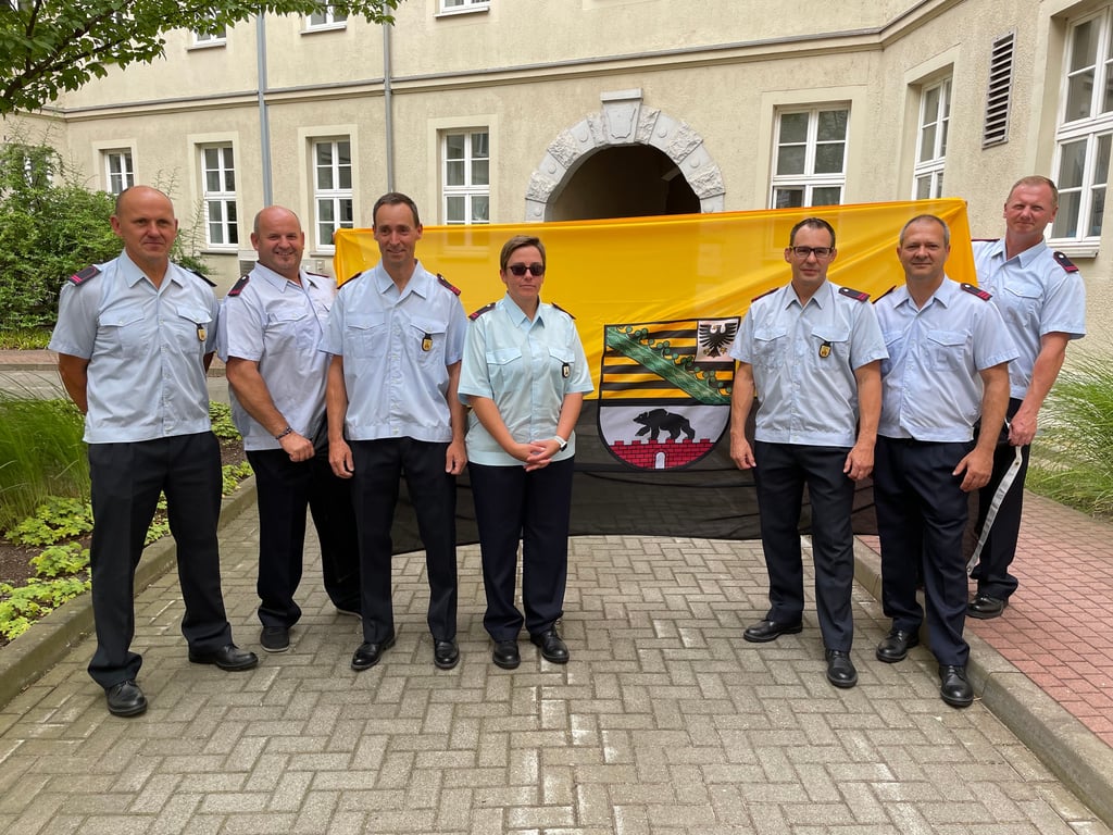 Sechs Männer und eine Frau der Berufsfeuerwehr Magdeburg gehören zum Team Sachsen-Anhalt bei den World Police and Fire Games in Rotterdam (von links nach rechts): Mike Höpfner, Jens Stricker, Mario Kelterborn, Stephanie Neike, Marco Gebhardt, Michael Fahle und Andreas Schreiber.