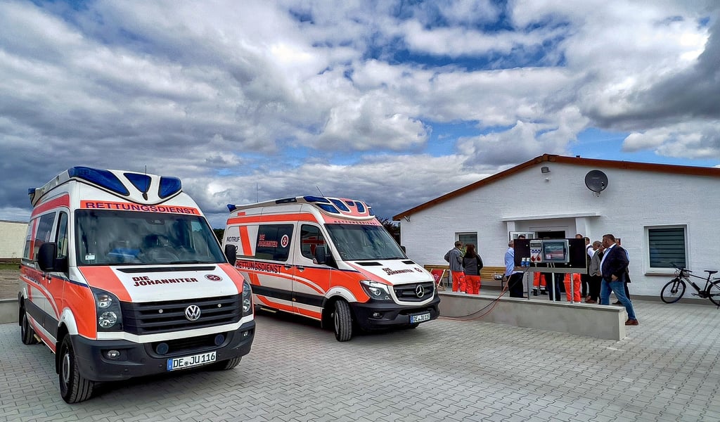 Im früheren Bürogebäude des Agrarbetriebs in Bad Schmiedeberg in der Grünen Gasse ist nun die Rettungswache der Johanniter eingezogen.