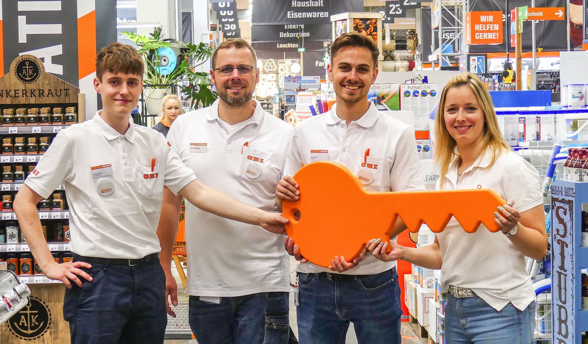 Obi startet AzubiMarkt in Merseburg Nachwuchskräfte übernehmen für