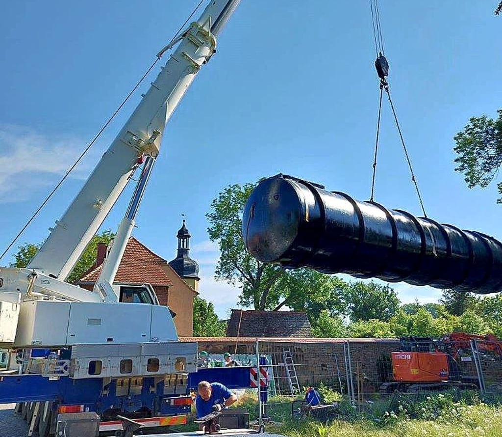 Rettung in Sicht: Mit der 100 Kubikmeter Wasser fassenden Zisterne soll der Tromsdorfer Wehr nicht mehr das Löschwasser ausgehen.