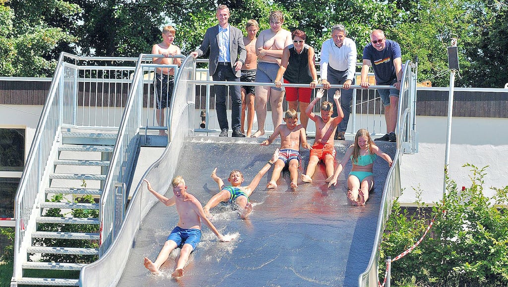 Je breiter die Rutsche, umso größer der Spass. Die Neuanschaffung für das Freibad Oschersleben ist der Publikumsmagnet.