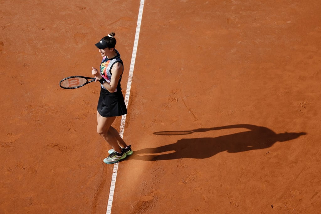 Steht nach dem Sieg über Misaki Doi im Viertelfinale: Andrea Petkovic tanzt nach dem Match.