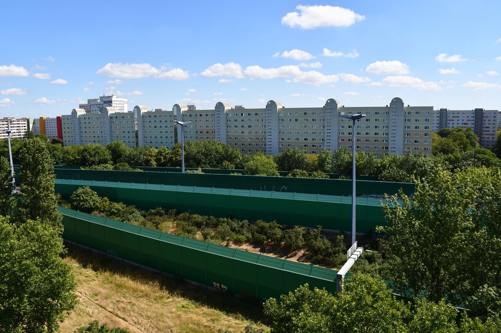 Die Lärmschutzwand für Magdeburg-Neustadt soll nach dem Vorbild in Nord errichtet werden.