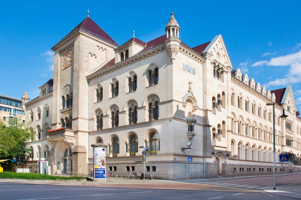 Die Zentrale der HWG befindet sich im Gebäude der Alten Post am Hansering.