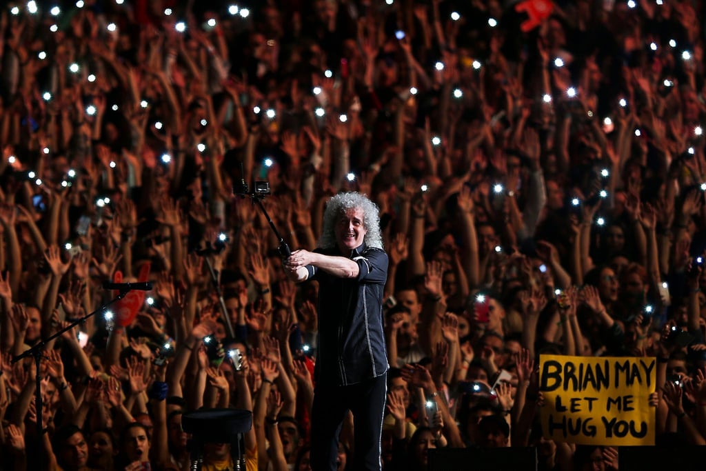 Dr. Brian May macht ein Selfie beim Musikfestival „Rock in Rio Lisboa“.
