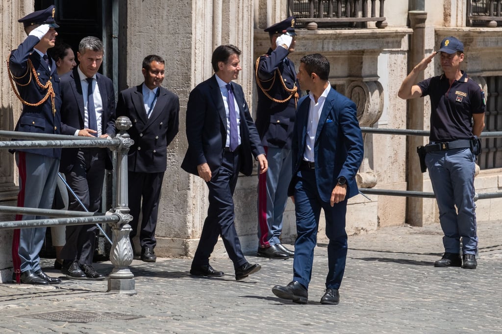 Giuseppe Conte, Vorsitzender der Movimento 5 Stelle, beim Verlassen des Amtssitz des italienischen Ministerpräsidenten Mario Draghi.