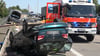 Bei dem Unfall mit drei Autos auf der Autobahn 565 in Höhe Bonn Auerberg ist eine Frau schwer verletzt worden, zwei weitere wurden leichter verletzt.