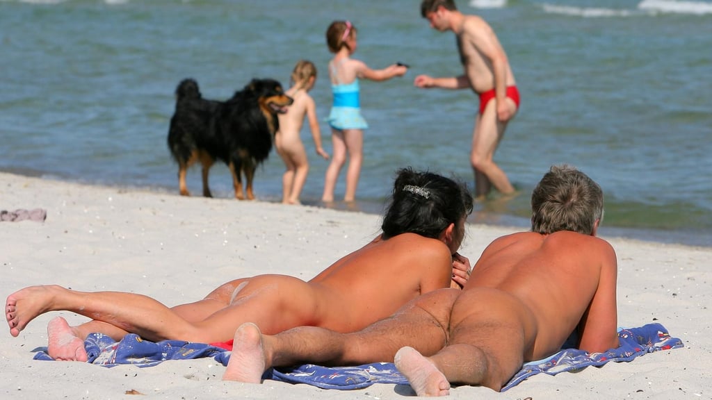 In Sachsen-Anhalt kommen auch FKK-Fans auf ihre Kosten. Foto: Bernd Wüstneck/Symbol/