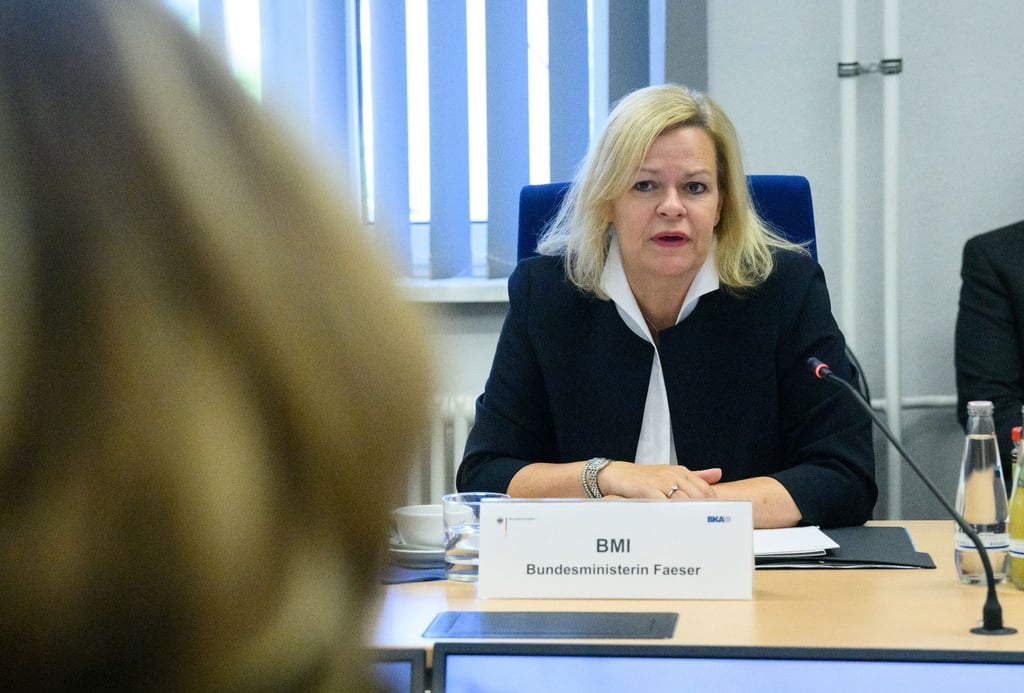 Innenministerin Nancy Faeser besucht das Gemeinsame Terrorismusabwehrzentrum (GTAZ) in Berlin-Treptow. Das GTAZ ist die zentrale Kooperationsplattform zur Bekämpfung des internationalen, religiös motivierten Terrorismus.
