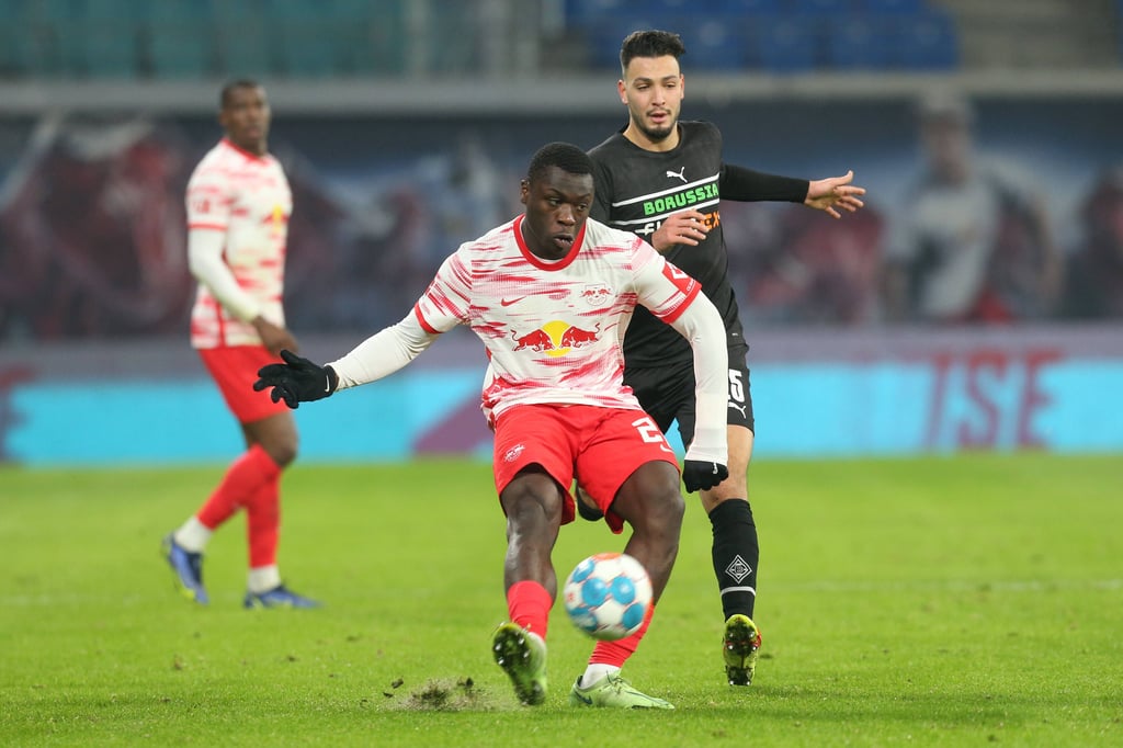 Brian Brobbey (vorne) verlässt RB Leipzig.