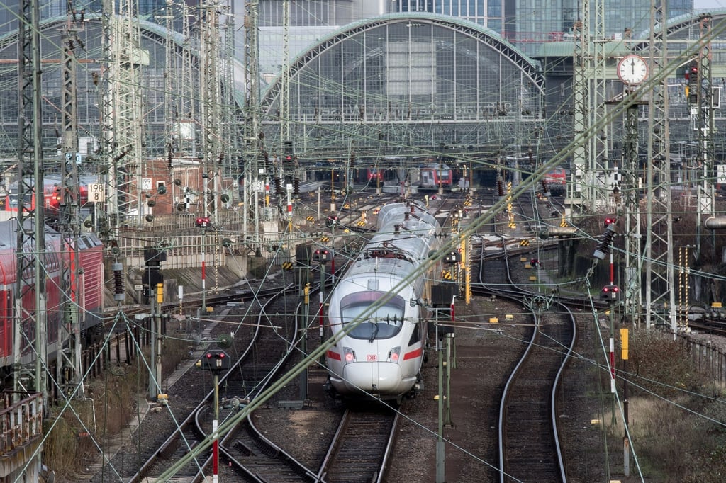 Die Deutsche Bahn zeigt sich derzeit aufgrund der großen Hitze kulant, wenn Fahrgäste ihre Reisen verschieben wollen.
