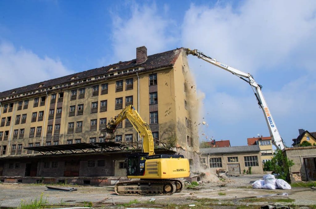 Auf dem Areal des ehemaligen Getreidewirtschaftsbetriebes an der Schönburger Straße in Naumburg soll der neue Bildungscampus errichtet werden. Im Vorfeld wurden Gebäude abgerissen.