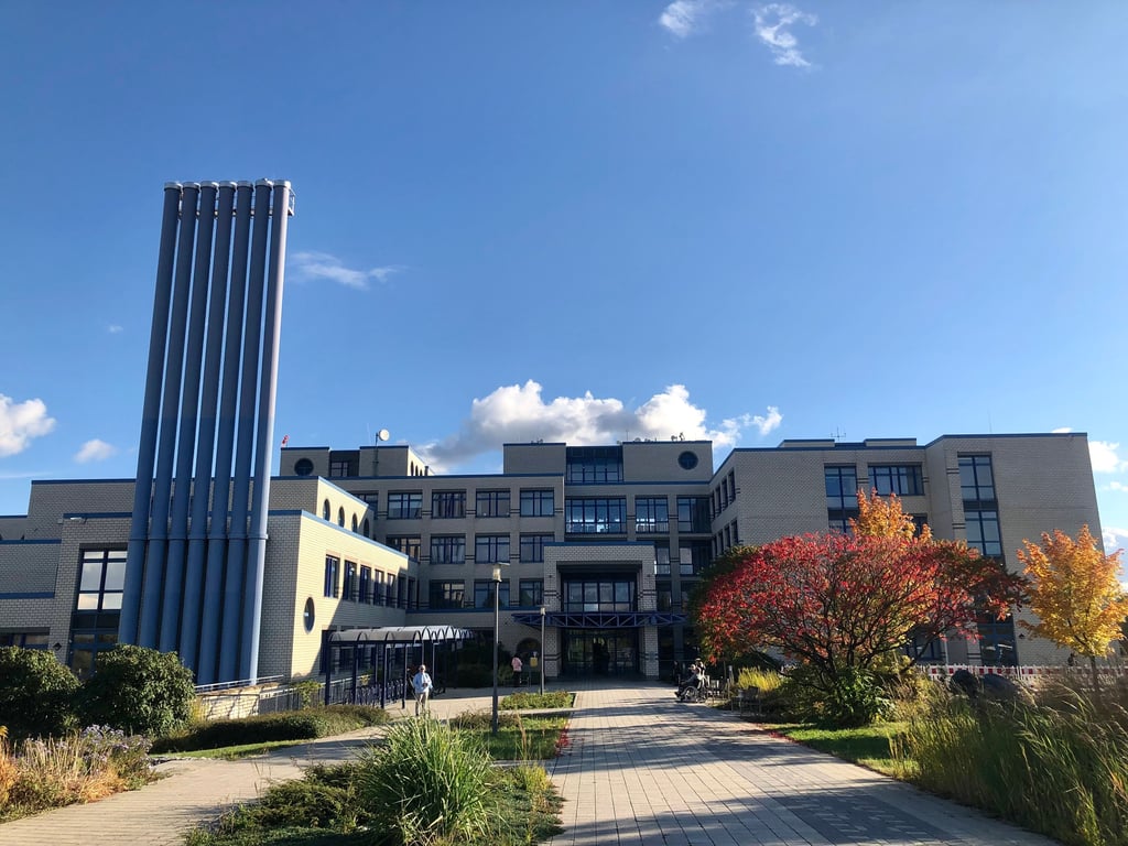 Im SRH-Klinikum Zeitz besteht noch keine Notwendigkeit, wieder eine Covid-19-Station zu eröffnen. 18 Corona-Patienten werden hier derzeit behandelt.