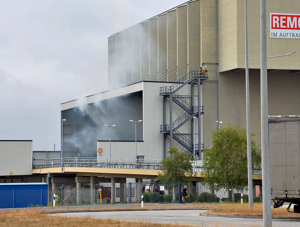 Am Freitag wurde die Feuerwehr zum Bunkerbrand in der Staßfurter Müllverbrennungsanlage von Remondis alarmiert.