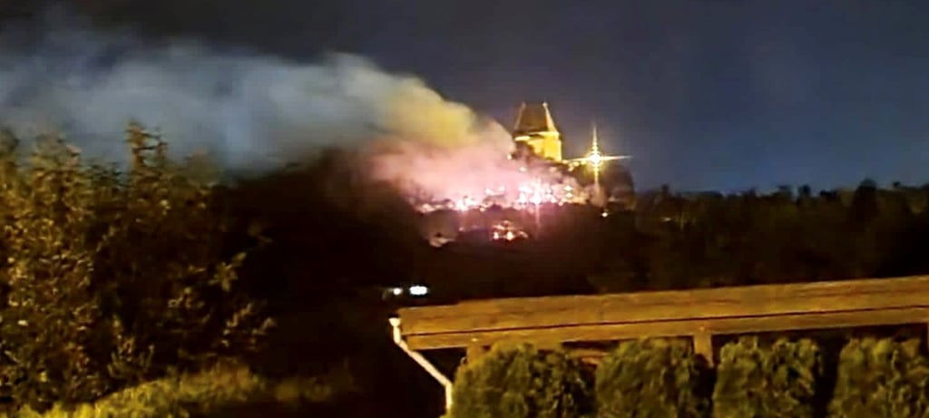 Der Brand auf dem Kapellenberg in Landsberg war weithin sichtbar.