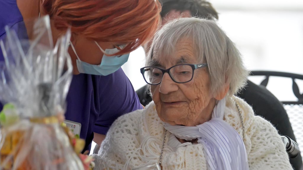 Hildegard Noetzel feiert im Giersleber Rittergut ihren 100. Geburtstag. Zuletzt hatte sie in Aschersleben gelebt.