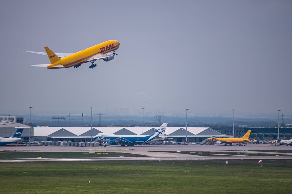 Der Flughafen Leipzig/Halle soll für 500 Millionen Euro ausgebaut werden. ort