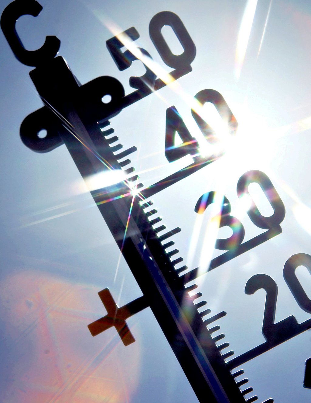Sonne satt und Temperaturen über 30 Grad Celsius – was die einen freut, kann bei anderen zu gesundheitlichen Problemen führen.