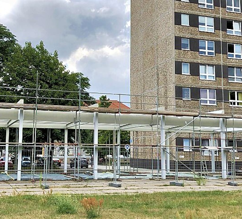 Die Pergola an den Dessauer Y-Häusern wird saniert