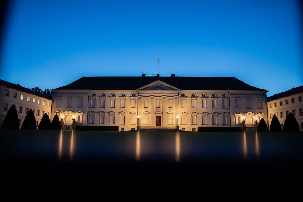 Schloss Bellevue in der Abenddämmerung.