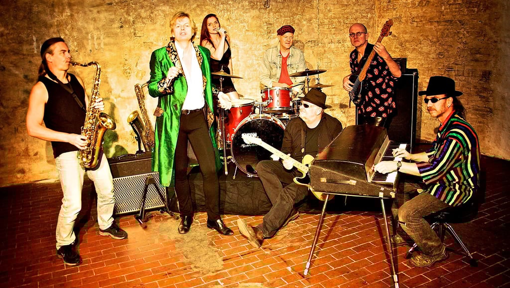 Nachdem „Mick and Stones“ 2018 das Waldbad Seehausen rockten, gastiert die Band Sonnabend auf Barsberge.