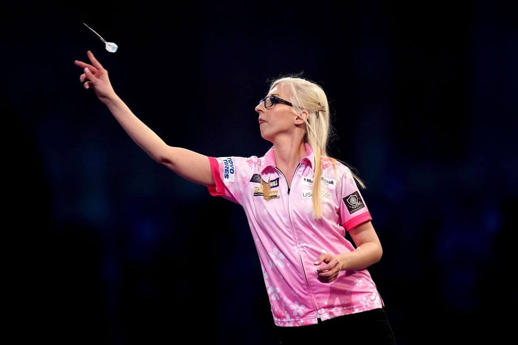 Hat bei der ersten Ausgabe des World Matchplays für Frauen den Titel gewonnen: Fallon Sherrock in Aktion.