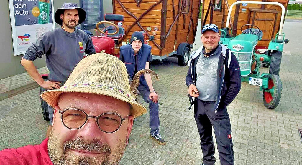 Von Wittenberg zur Nordsee mit dem Traktor: Dirk Kubat, Lutz Lorenz, David Kubat und Frank Beier gingen auf der Tour in den Norden.
