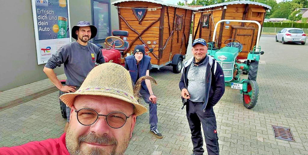 Von Wittenberg zur Nordsee mit dem Traktor: Dirk Kubat, Lutz Lorenz, David Kubat und Frank Beier gingen auf der Tour in den Norden.