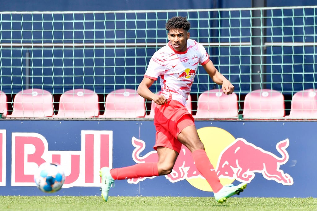 Linksverteidiger Sanoussy Ba könnte in der neuen Saison sein Profidebüt für RB Leipzig geben.
