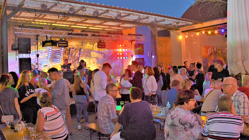 Es herrschte ausgelassene Partystimmung beim Haus- und Hoffest.