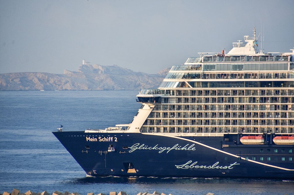 Ein Kreuzfahrtschiff.