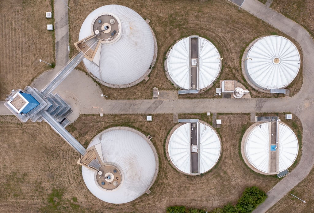 Auch im Klärwerk in Halle wird das Abwasser auf Coronaviren untersucht. Doch das Landesamt für Verbraucherschutz ist skeptisch, ob das etwas bringt.
