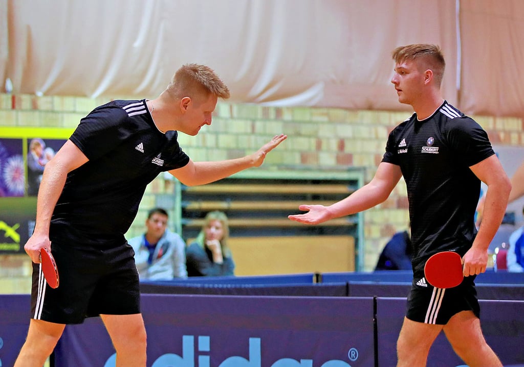 Jens Köhler (l.) und Lucas Hörhold bilden auch in der kommenden Oberliga-Saison beim TTC Börde das Doppel im unteren Paarkreuz.