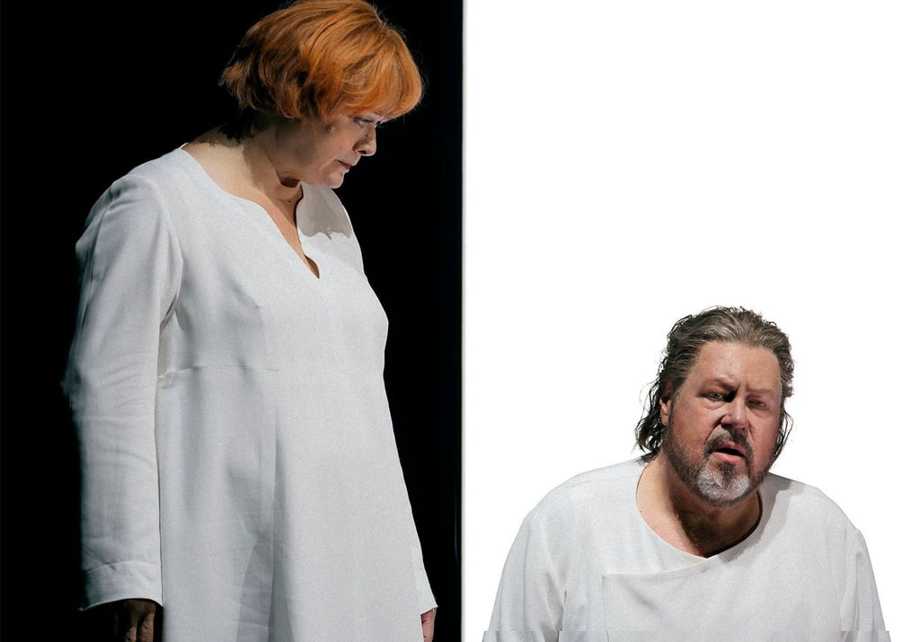 Stephen Gould (Tristan) und Catherine Foster (Isolde) in der Bayreuther Neuinszenierung.