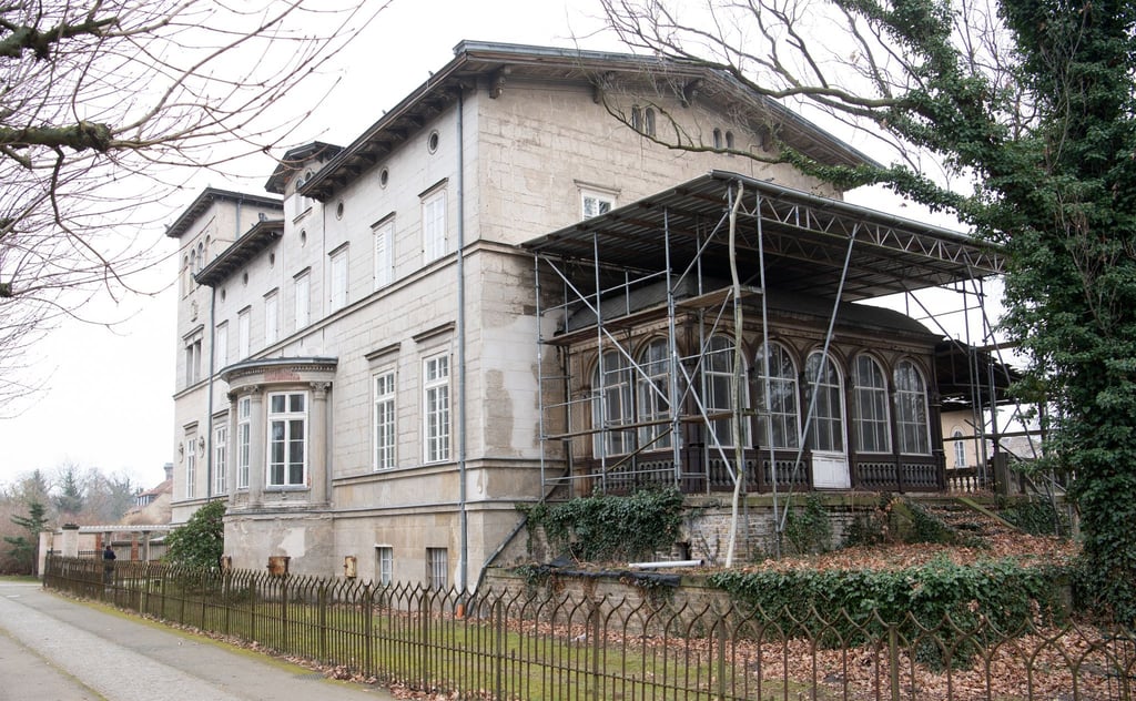 Teilansicht der Villa Liegnitz im Park Sanssouci in Potsdam.