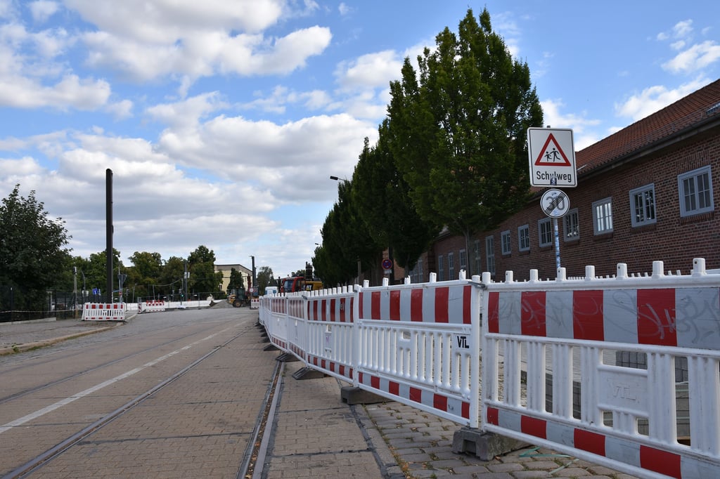 Blick in die Cracauer Straße in Magdeburg.
