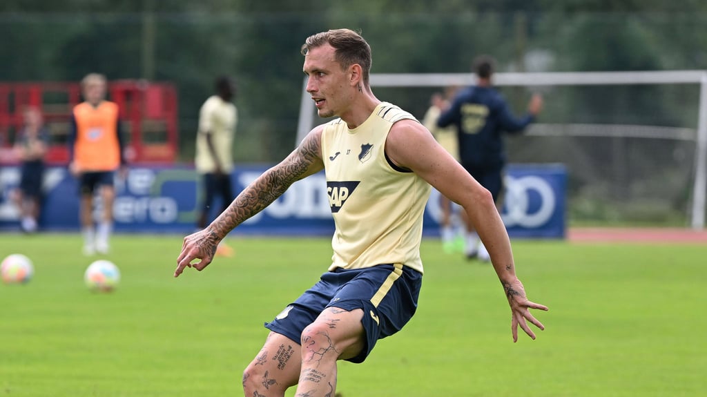 David Raum trainiert wieder mit der TSG Hoffenheim.