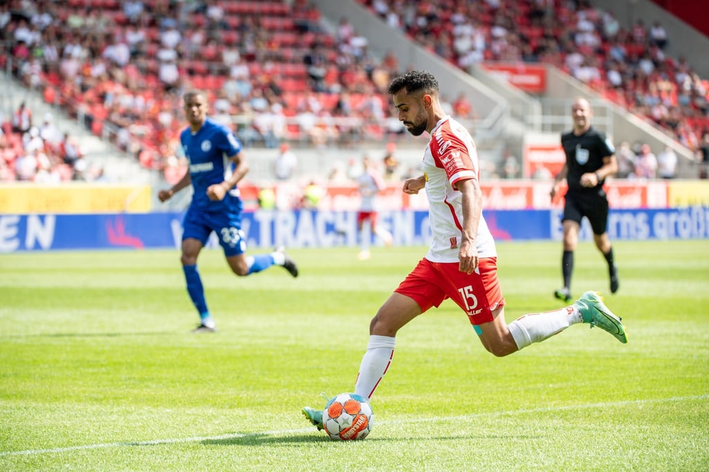 Offensivspieler Sarpreet Singh war bereits in der vergangenen Saison an Jahn Regensburg verliehen.