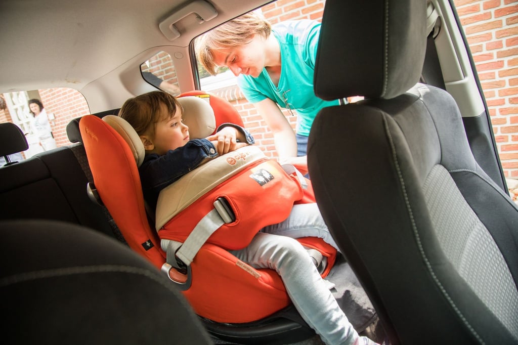 Mit Kindern im Auto zu verreisen, kann anstrengend sein. Die Fahrt zum Urlaubsziel sollte daher so entspannt wie möglich verlaufen.